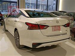 نيسان ألتيما